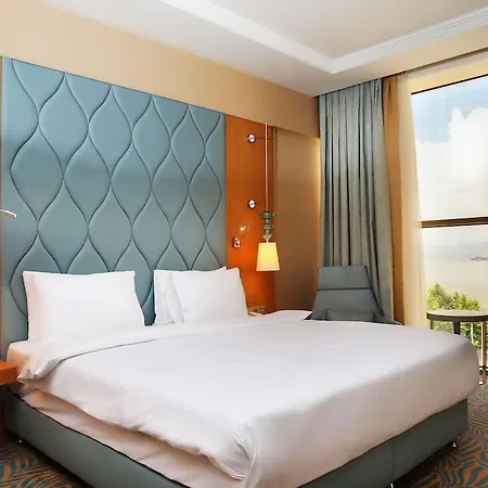 Tryp By Wyndham Izmit 5*