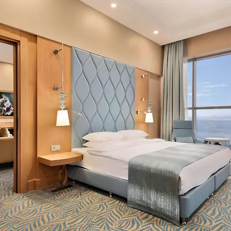 Tryp By Wyndham Izmit 5*