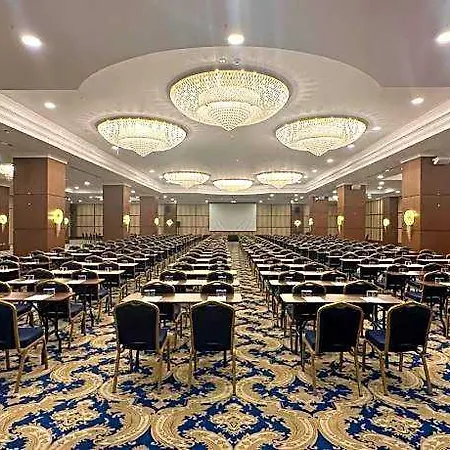 Tryp By Wyndham Izmit 5*