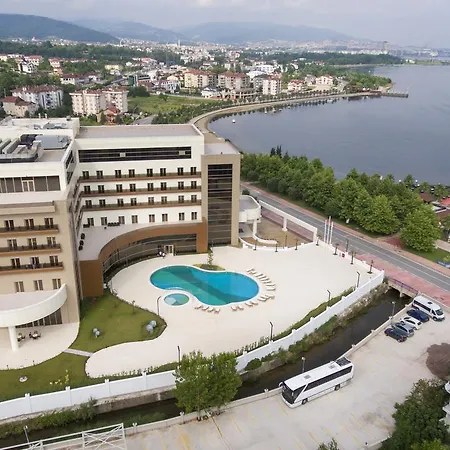 Hotel Tryp By Wyndham Izmit 5*