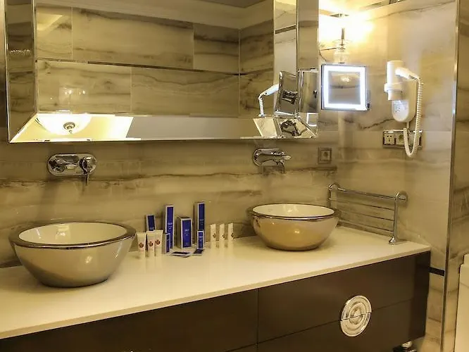 تريب باي ويندهام إزميت كوجايِلِ